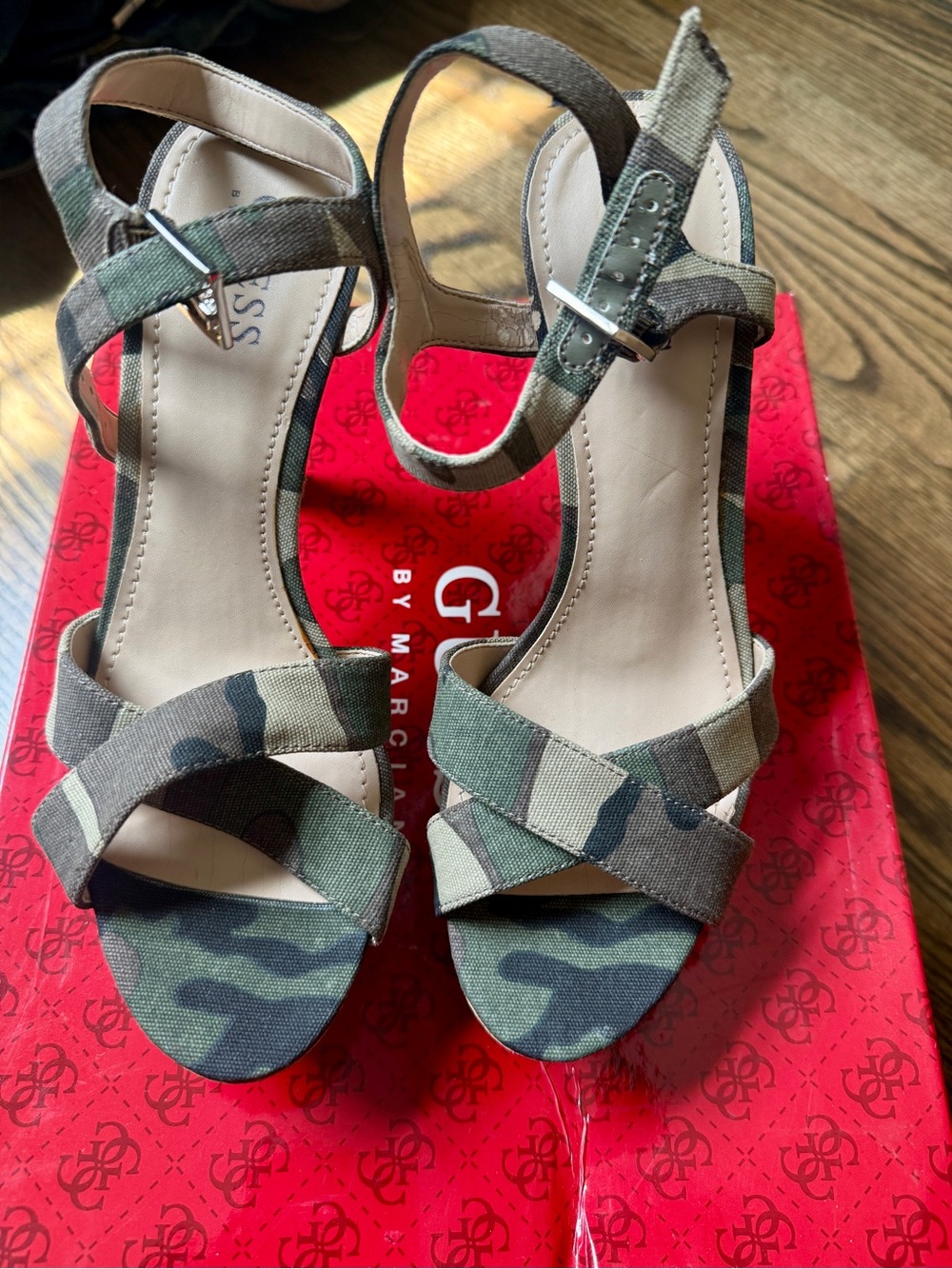 GUESS by Marciano Gwendalee Cork Platform Camo Heels Size 6 New Never Worn